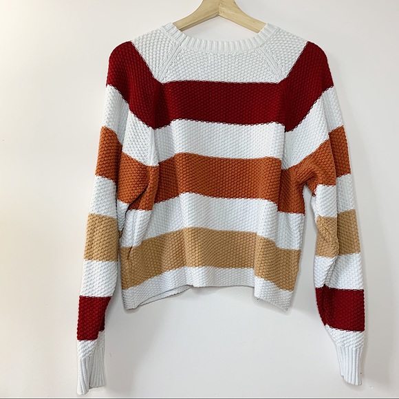 Three tone cropped knit crew π€ - Picture 7 of 8